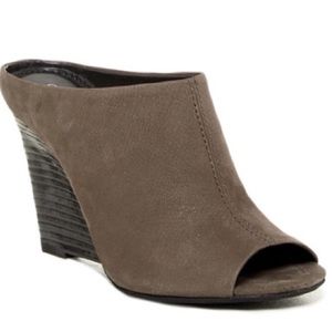 Calvin Klein
Jeans Mylee Open Toe Wedge Mule